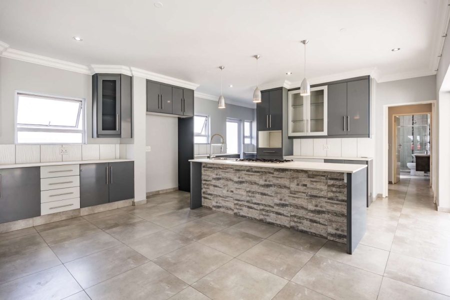 To Let 4 Bedroom Property for Rent in Waterkloof Ridge Gauteng