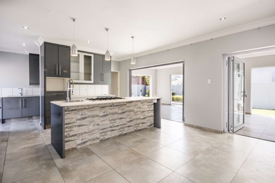 To Let 4 Bedroom Property for Rent in Waterkloof Ridge Gauteng