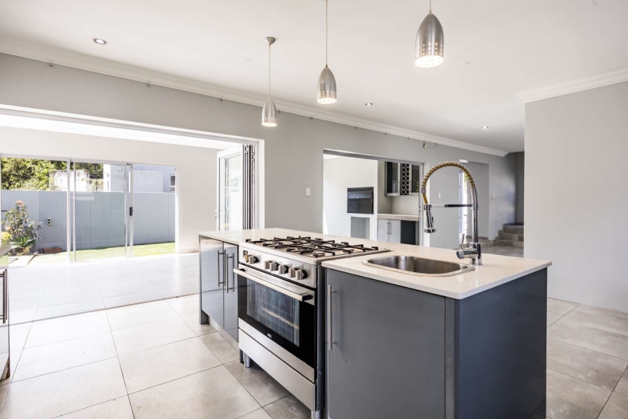 To Let 4 Bedroom Property for Rent in Waterkloof Ridge Gauteng