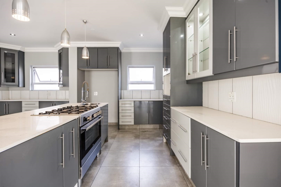 To Let 4 Bedroom Property for Rent in Waterkloof Ridge Gauteng