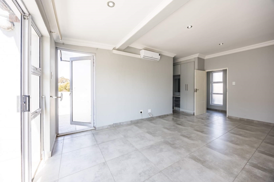 To Let 4 Bedroom Property for Rent in Waterkloof Ridge Gauteng