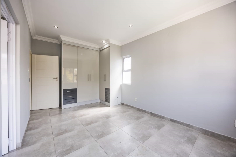 To Let 4 Bedroom Property for Rent in Waterkloof Ridge Gauteng