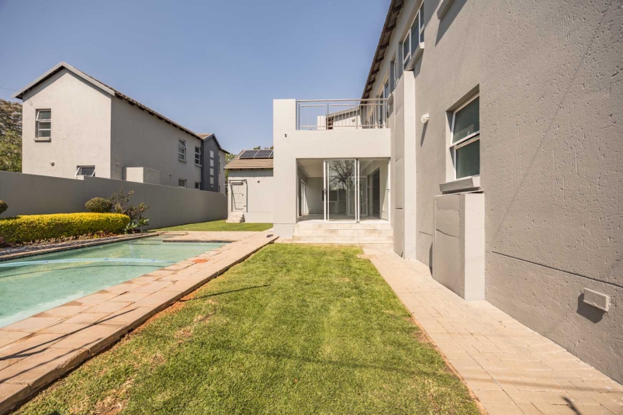 To Let 4 Bedroom Property for Rent in Waterkloof Ridge Gauteng