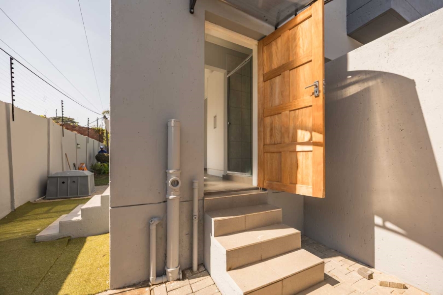 To Let 4 Bedroom Property for Rent in Waterkloof Ridge Gauteng