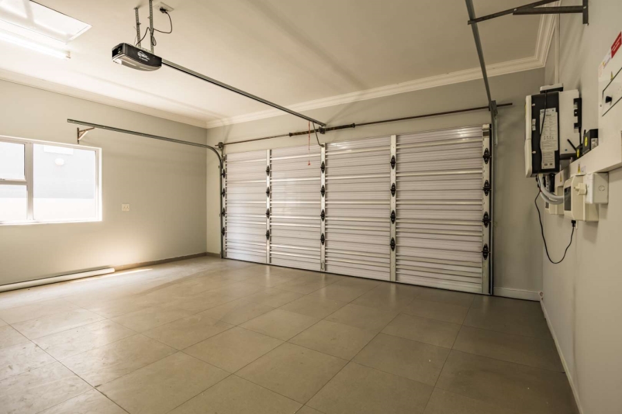 To Let 4 Bedroom Property for Rent in Waterkloof Ridge Gauteng