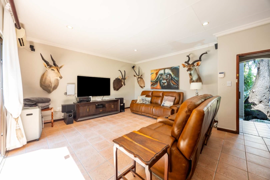 4 Bedroom Property for Sale in Faerie Glen Gauteng