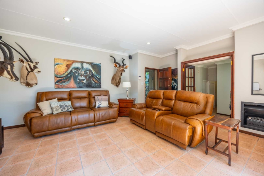 4 Bedroom Property for Sale in Faerie Glen Gauteng
