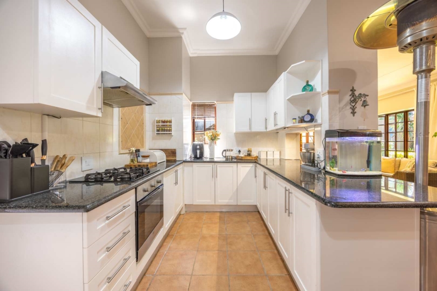 4 Bedroom Property for Sale in Faerie Glen Gauteng
