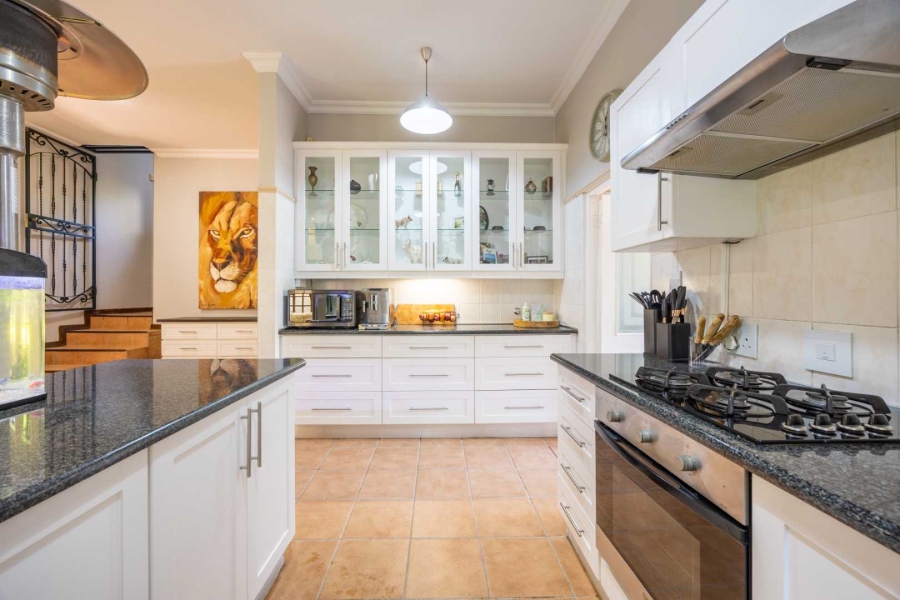 4 Bedroom Property for Sale in Faerie Glen Gauteng