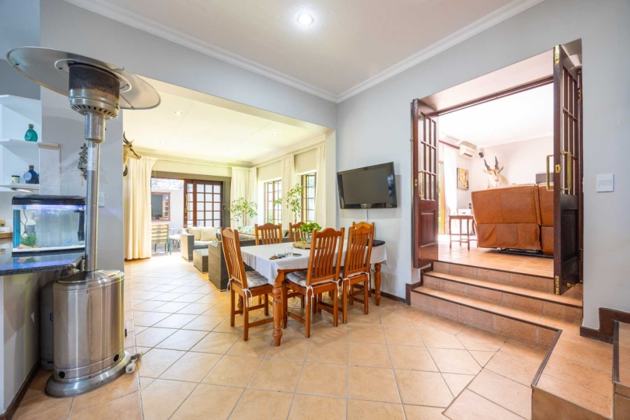 4 Bedroom Property for Sale in Faerie Glen Gauteng