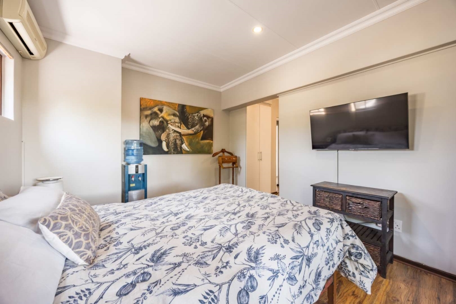 4 Bedroom Property for Sale in Faerie Glen Gauteng