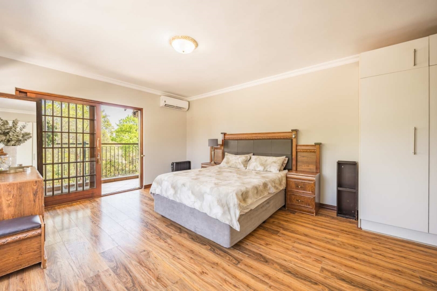 4 Bedroom Property for Sale in Faerie Glen Gauteng