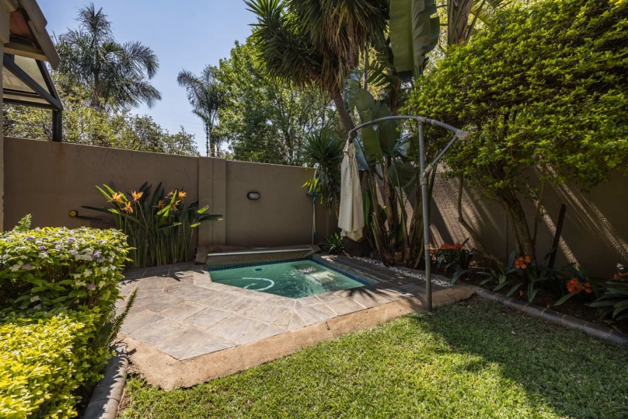 4 Bedroom Property for Sale in Faerie Glen Gauteng