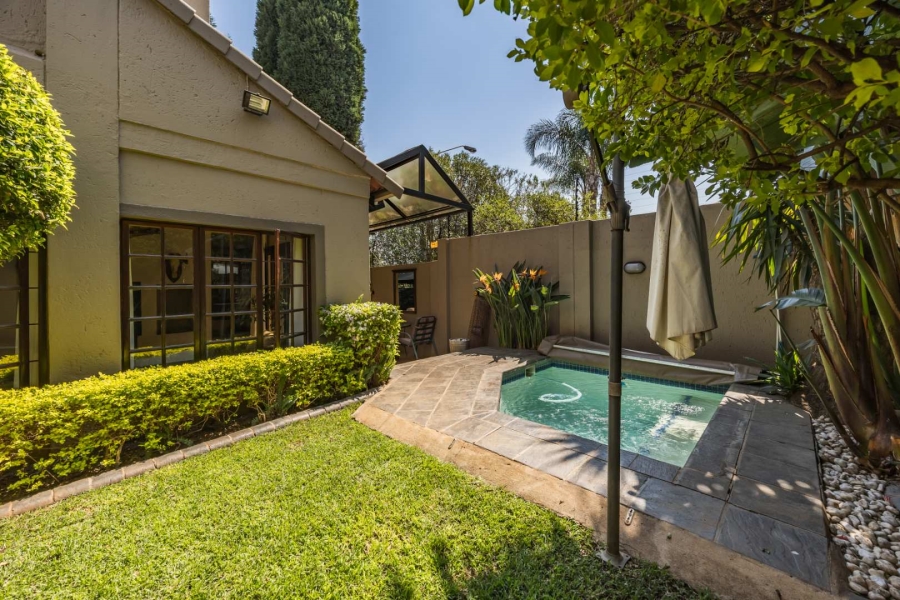 4 Bedroom Property for Sale in Faerie Glen Gauteng