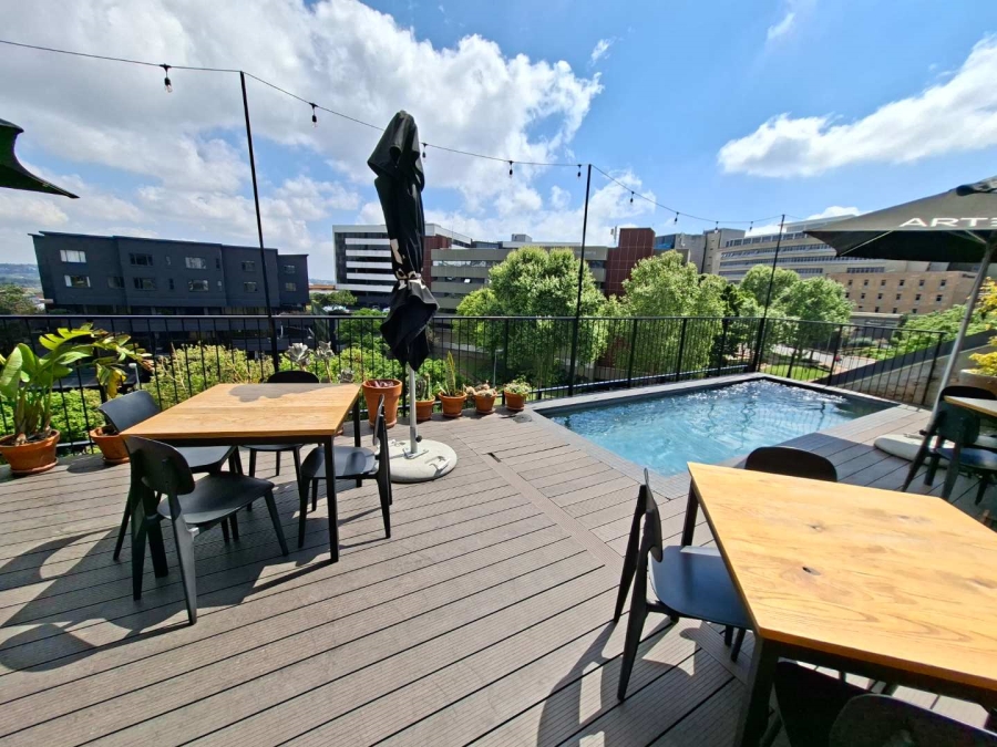 To Let 1 Bedroom Property for Rent in Sandown Gauteng