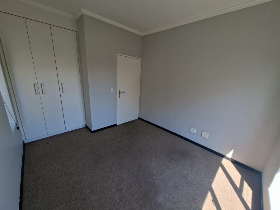 To Let 1 Bedroom Property for Rent in Magaliessig Gauteng