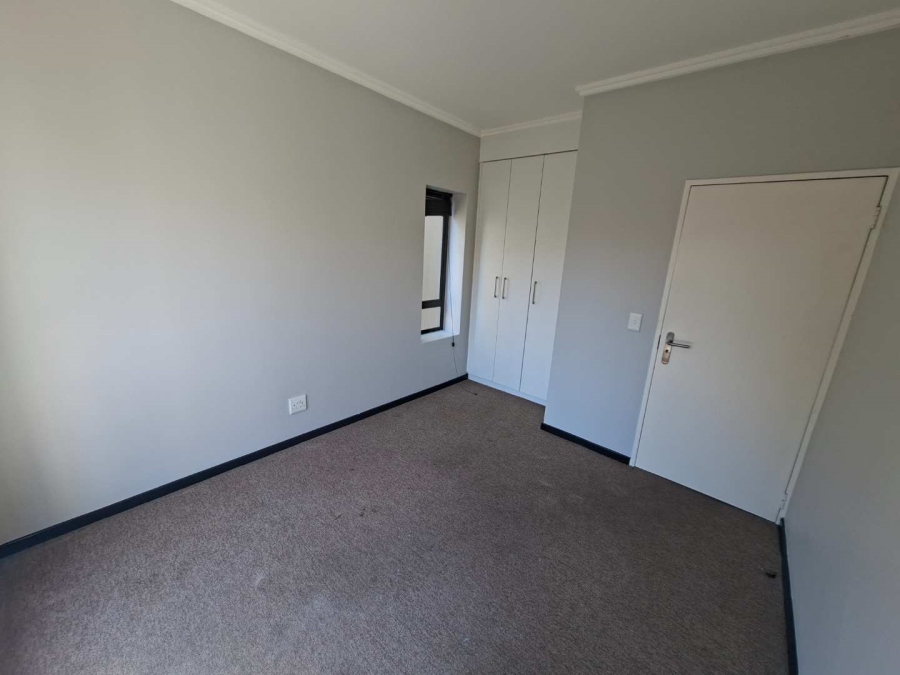 To Let 1 Bedroom Property for Rent in Magaliessig Gauteng