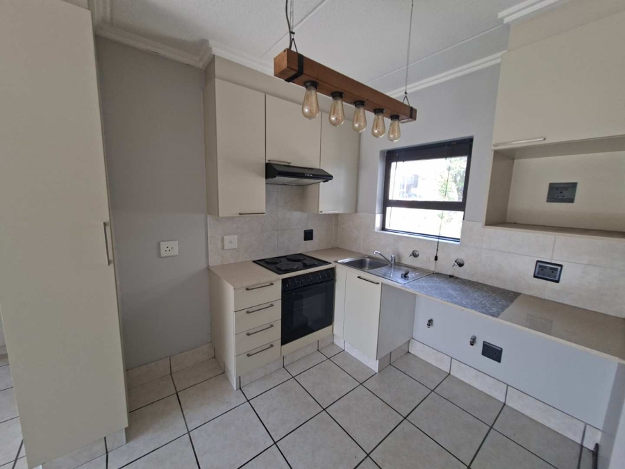 To Let 1 Bedroom Property for Rent in Magaliessig Gauteng