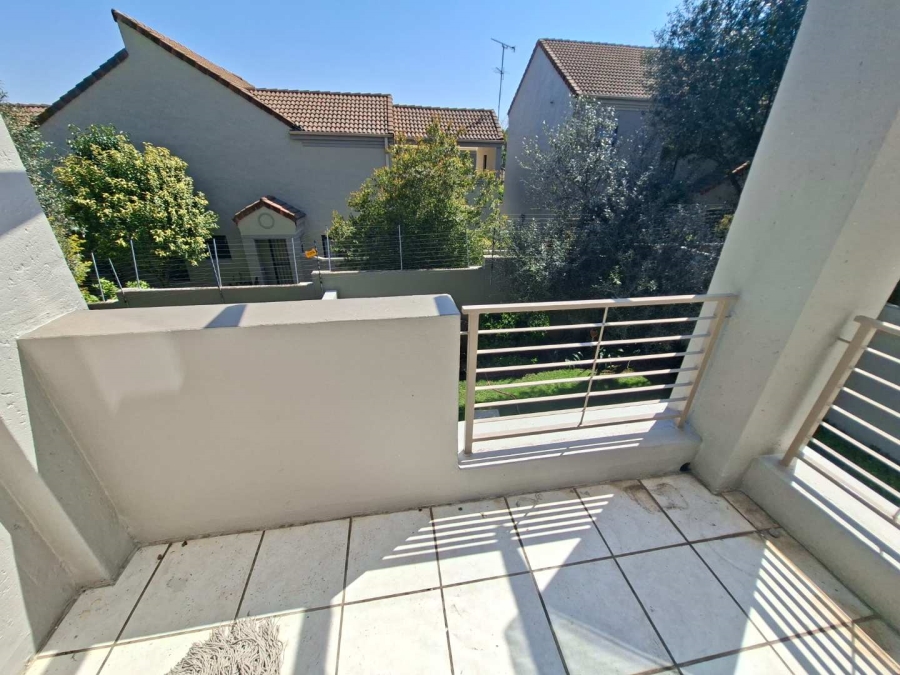 To Let 1 Bedroom Property for Rent in Magaliessig Gauteng