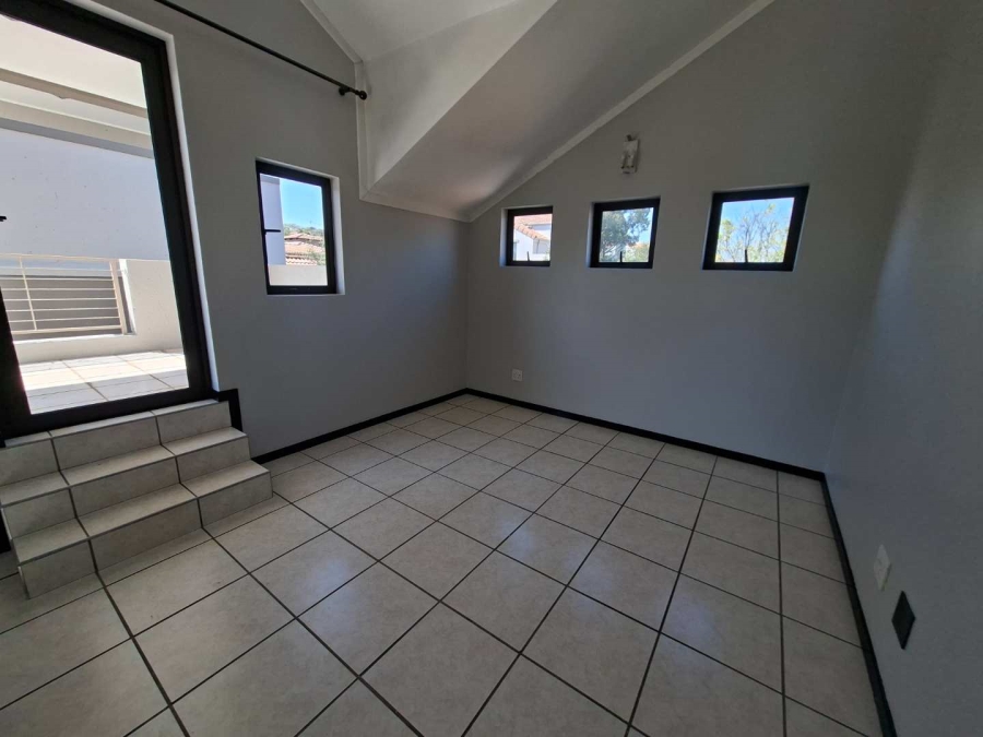 To Let 1 Bedroom Property for Rent in Magaliessig Gauteng