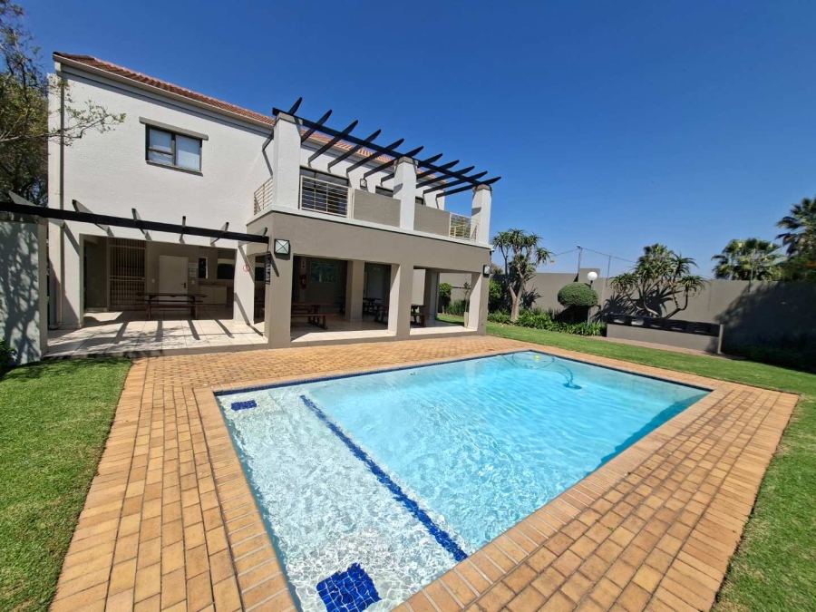 To Let 1 Bedroom Property for Rent in Magaliessig Gauteng