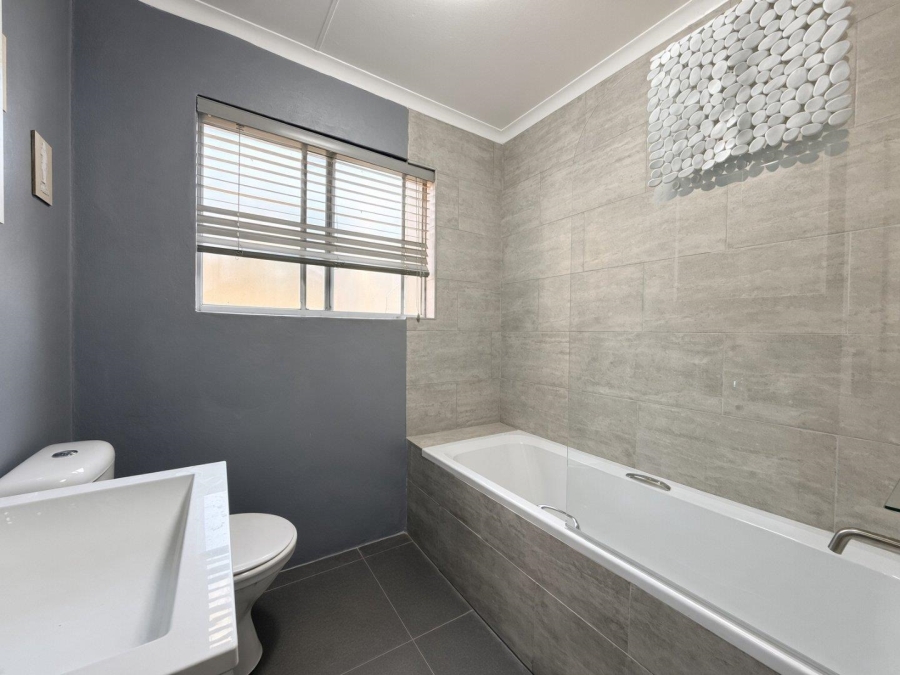 To Let 3 Bedroom Property for Rent in Bedfordview Gauteng
