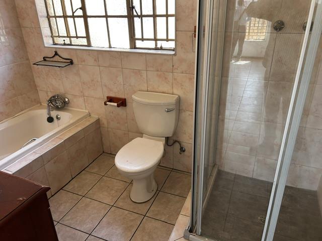 To Let 3 Bedroom Property for Rent in New Redruth Gauteng