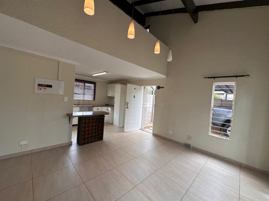 To Let 2 Bedroom Property for Rent in Weltevreden Park Gauteng