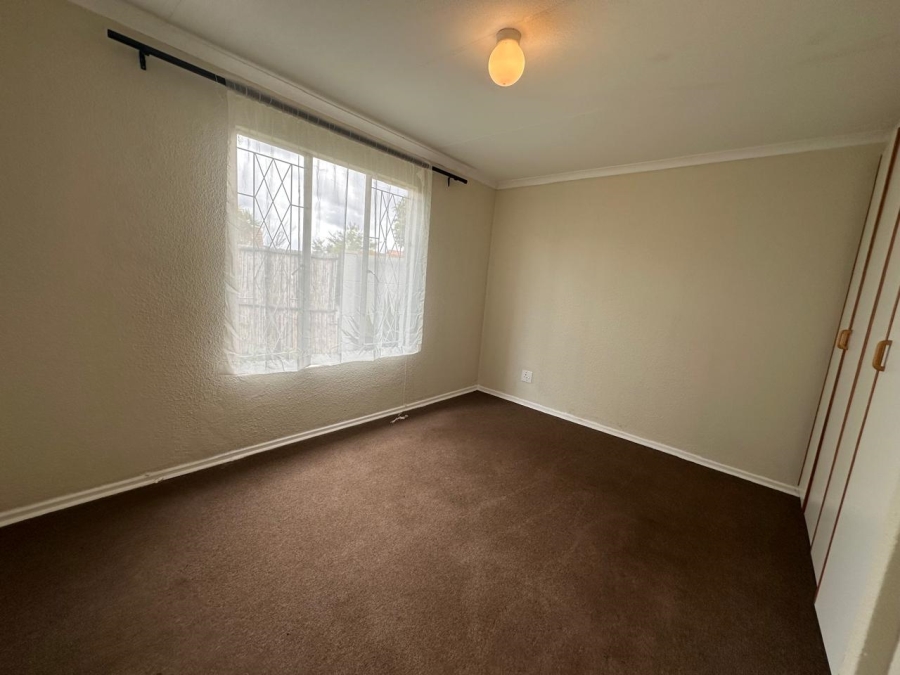 To Let 2 Bedroom Property for Rent in Weltevreden Park Gauteng