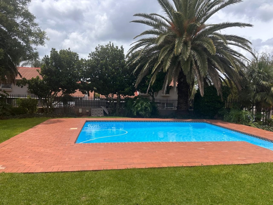 To Let 2 Bedroom Property for Rent in Weltevreden Park Gauteng