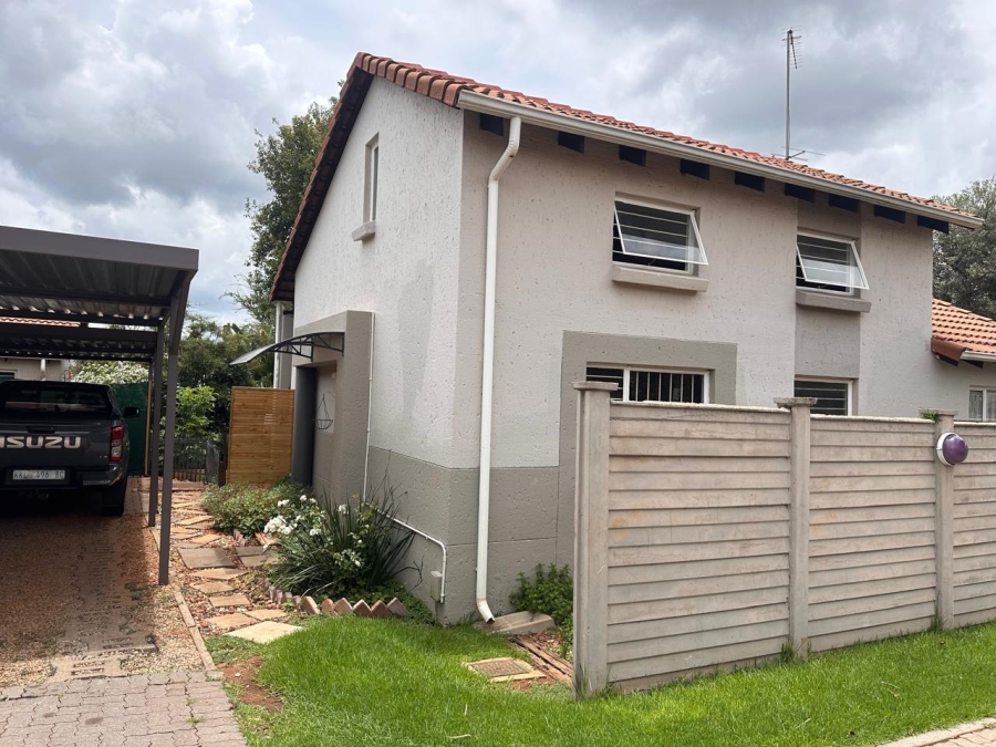 To Let 2 Bedroom Property for Rent in Weltevreden Park Gauteng