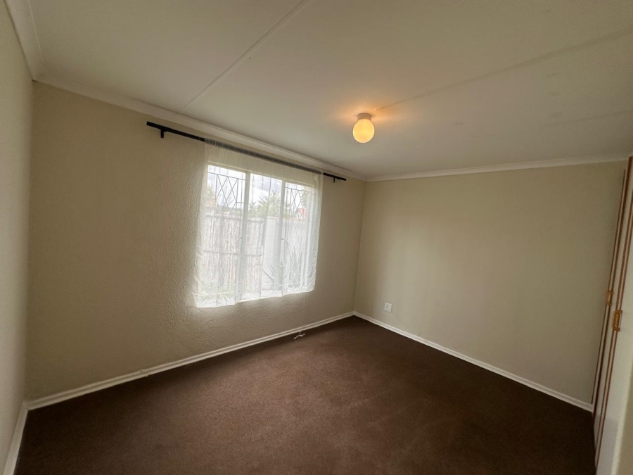 To Let 2 Bedroom Property for Rent in Weltevreden Park Gauteng