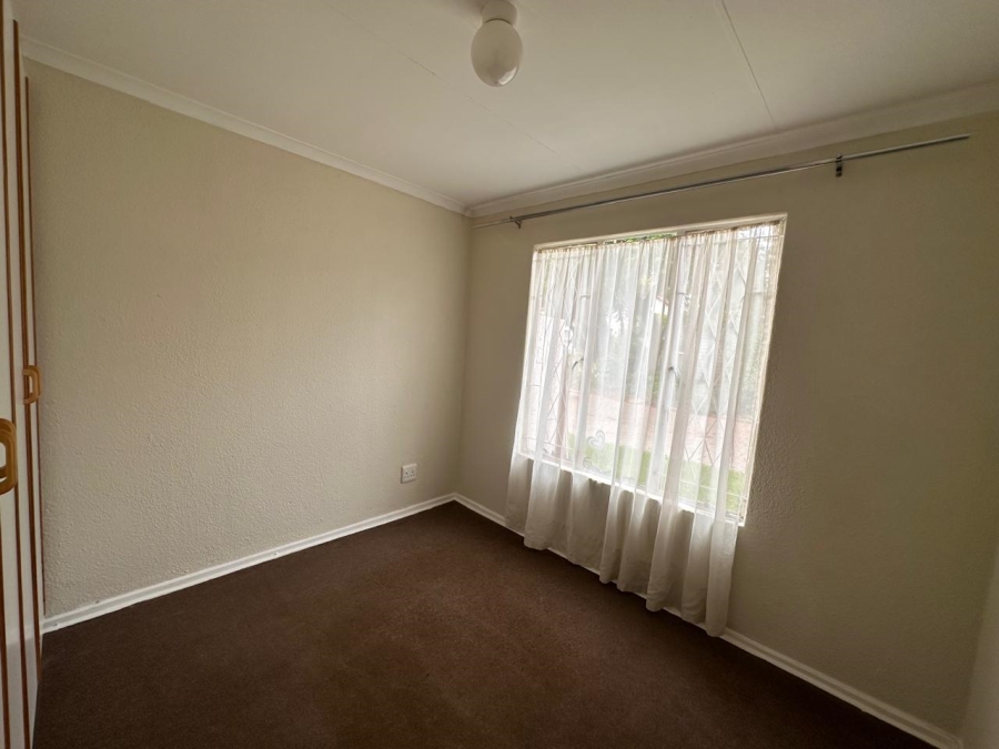 To Let 2 Bedroom Property for Rent in Weltevreden Park Gauteng