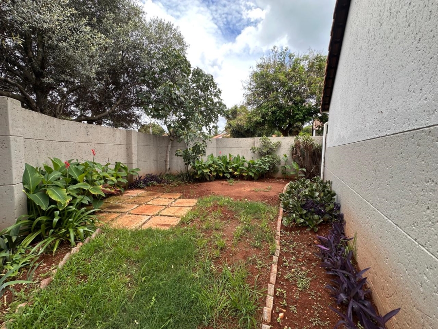 To Let 2 Bedroom Property for Rent in Weltevreden Park Gauteng