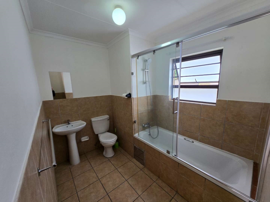 To Let 2 Bedroom Property for Rent in Noordhang Gauteng