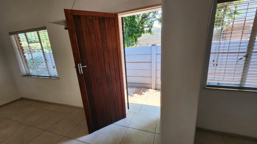 1 Bedroom Property for Sale in Eldoraigne Gauteng