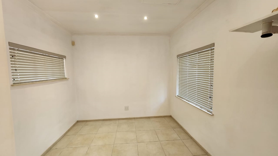 1 Bedroom Property for Sale in Eldoraigne Gauteng