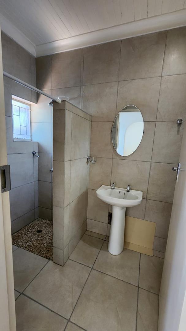 1 Bedroom Property for Sale in Eldoraigne Gauteng