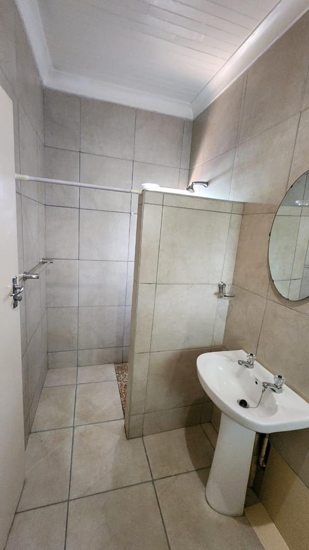 1 Bedroom Property for Sale in Eldoraigne Gauteng