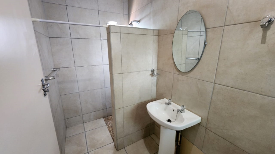 1 Bedroom Property for Sale in Eldoraigne Gauteng