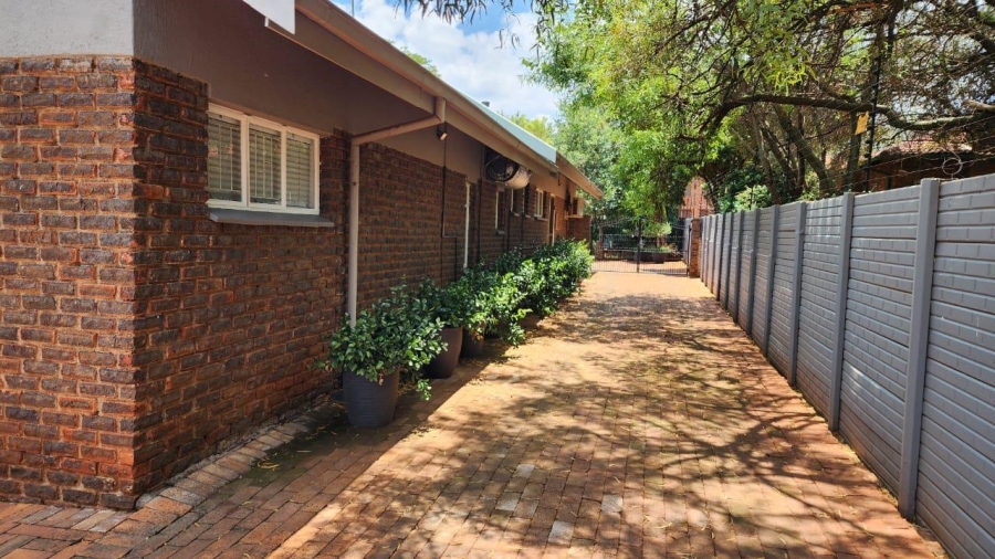 1 Bedroom Property for Sale in Eldoraigne Gauteng