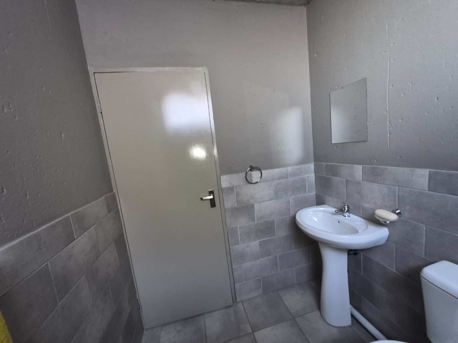 2 Bedroom Property for Sale in Daggafontein Gauteng