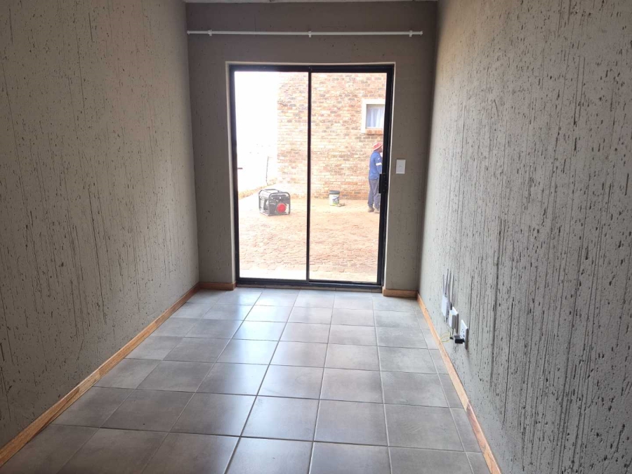 1 Bedroom Property for Sale in Daggafontein Gauteng