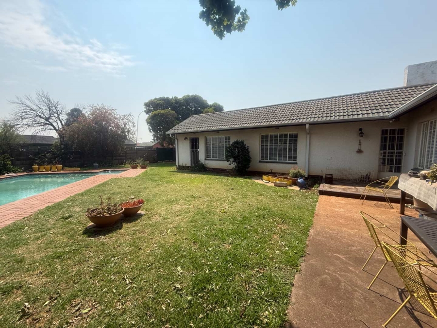 3 Bedroom Property for Sale in Rondebult Gauteng