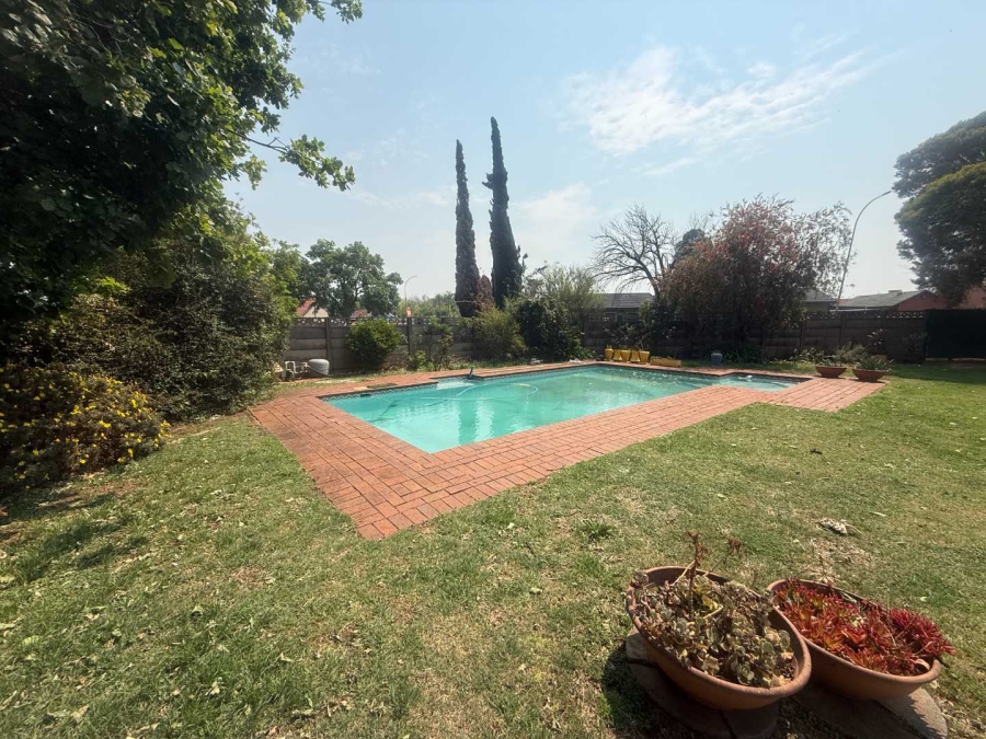 3 Bedroom Property for Sale in Rondebult Gauteng