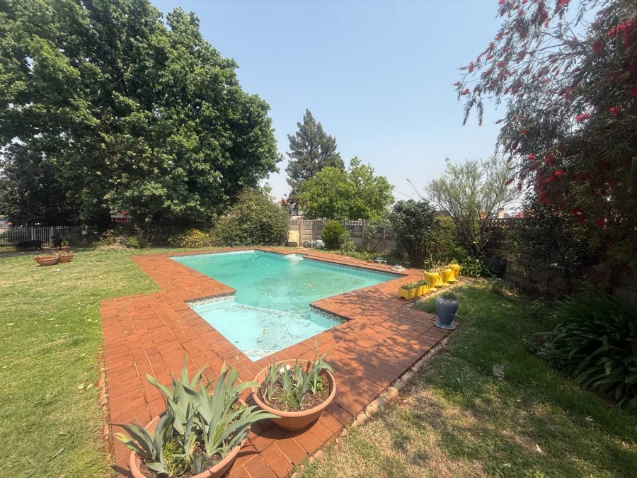 3 Bedroom Property for Sale in Rondebult Gauteng