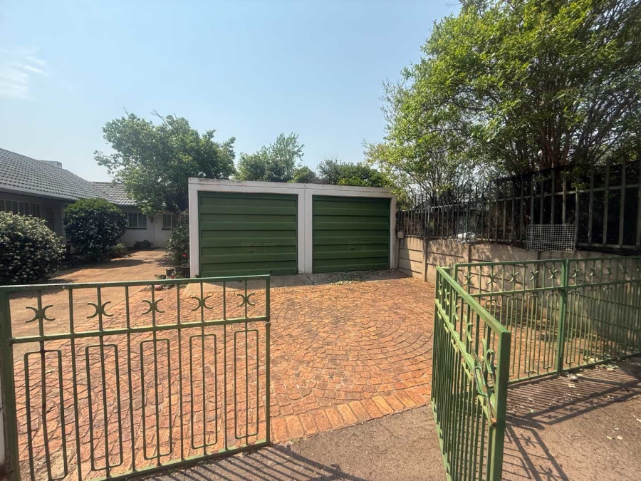 3 Bedroom Property for Sale in Rondebult Gauteng
