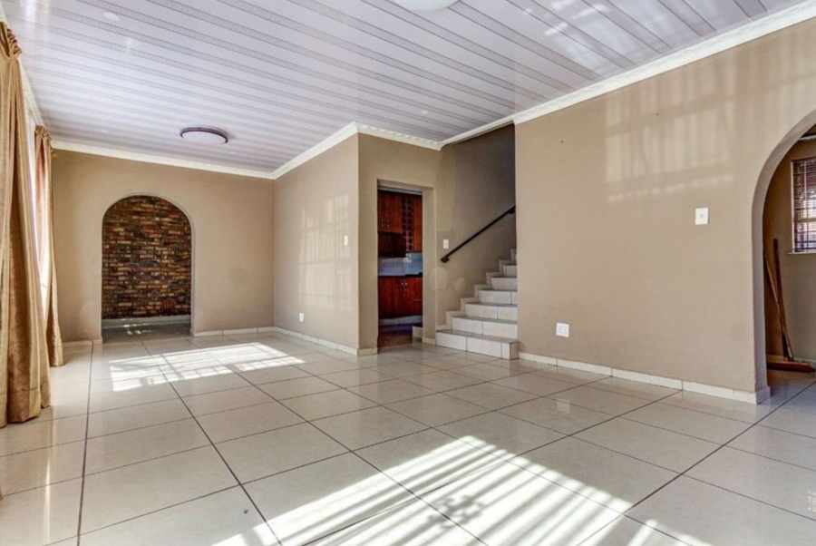 3 Bedroom Property for Sale in Birchleigh North Gauteng