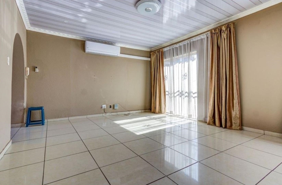 3 Bedroom Property for Sale in Birchleigh North Gauteng