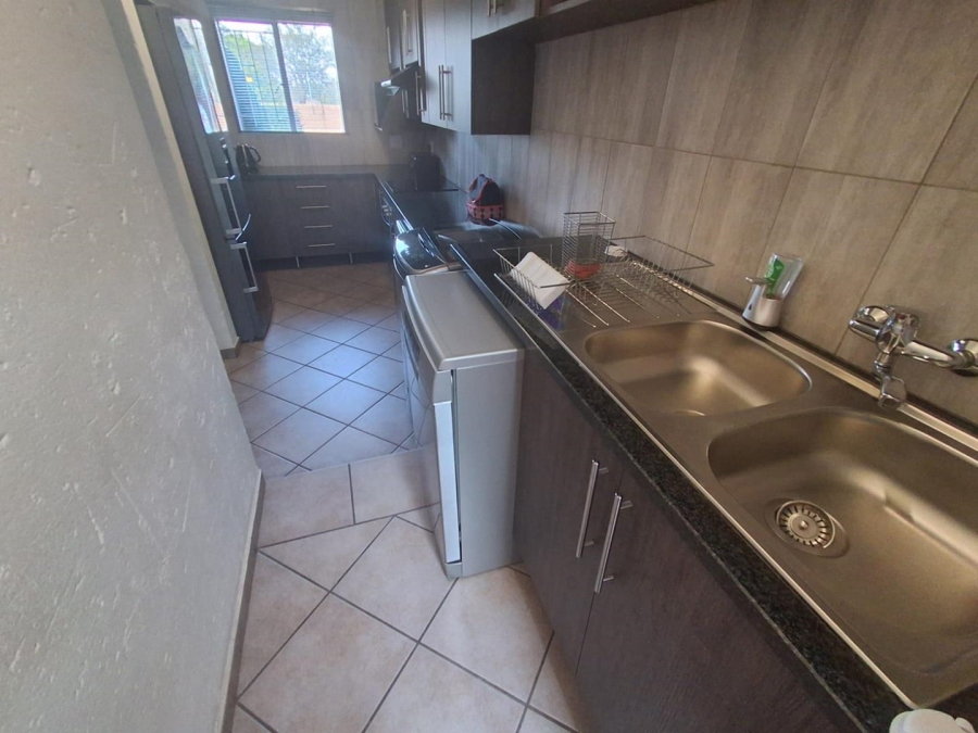 4 Bedroom Property for Sale in Amberfield Gauteng